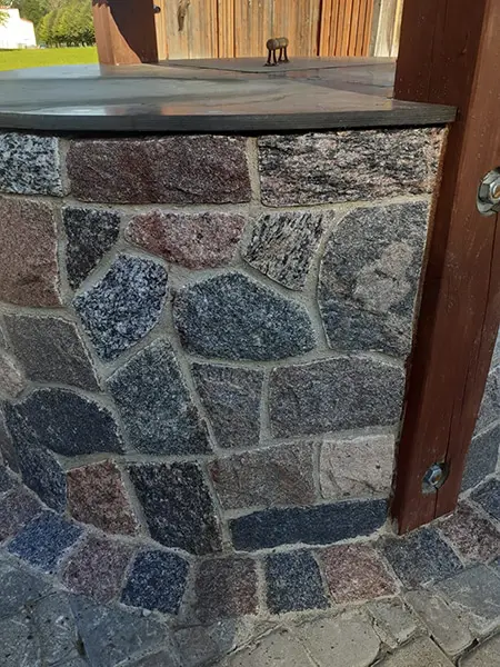Irregular granite slabs
